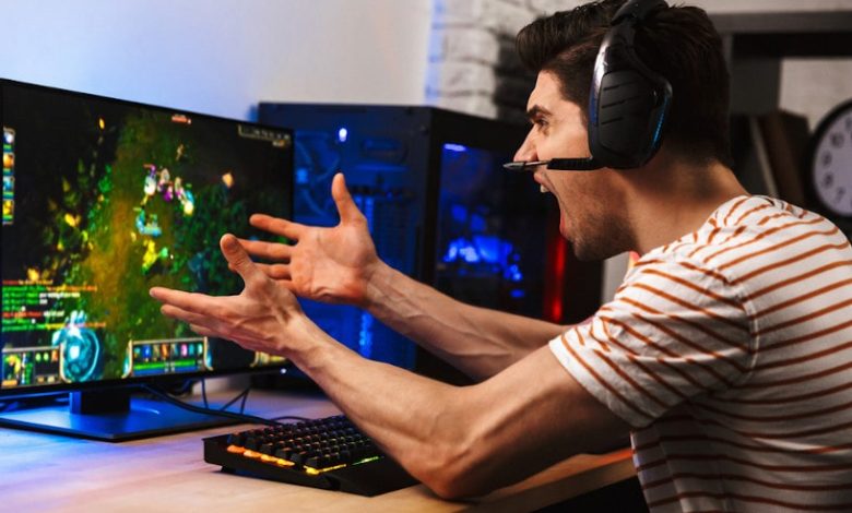 اعتیاد به فضای مجازی و بازیهای آنلاین در میان نوجوانان و جوانان