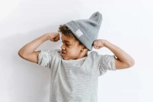 آموزش مهارت تاب‌آوری در مسیر تربیت پسران.